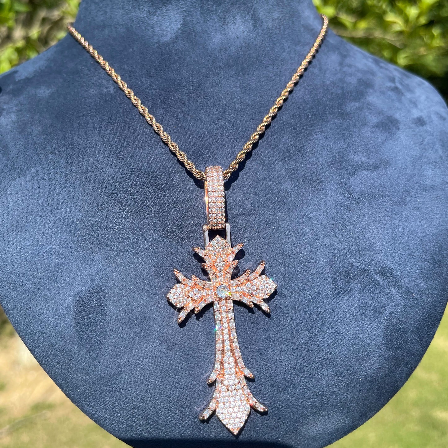 Iced Out Cross Pendant Necklace - Cubic Zirconia Hip Hop Jewelry for women - EverHype