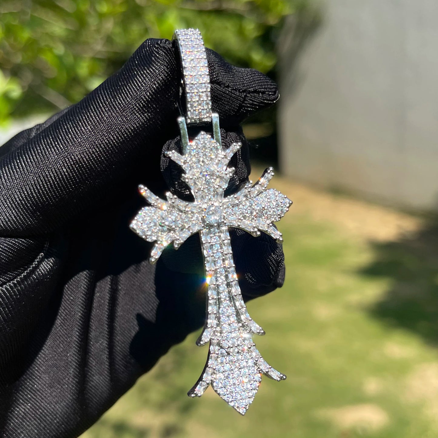 Iced Out Cross Pendant Necklace - Cubic Zirconia Hip Hop Jewelry for women - EverHype